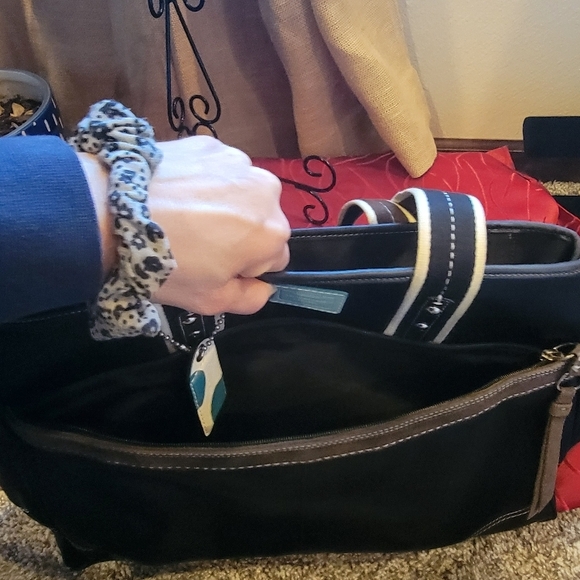 Coach Black Hampton Tote Bag purse - Picture 5 of 17